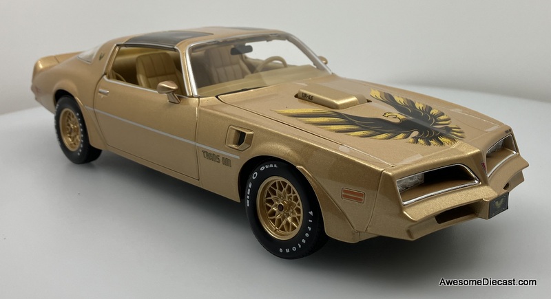 Pontiac Firebird Trans Am, Gold 1:18 Diecast Model Car by Maisto