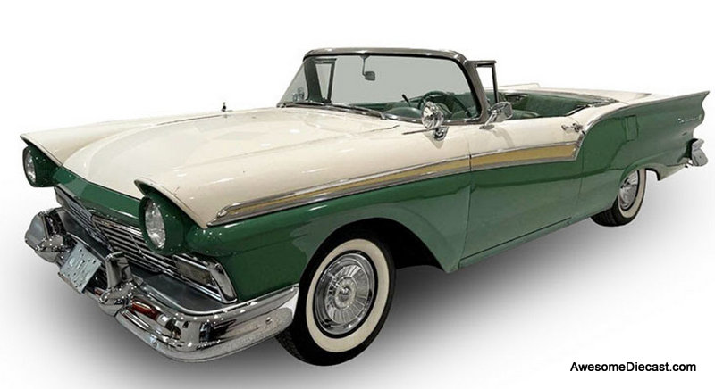 1957 Ford Fairlane 500 Skyliner, Cumberland Green/Colonial White 1:18 Diecast Model Car by Sun Star