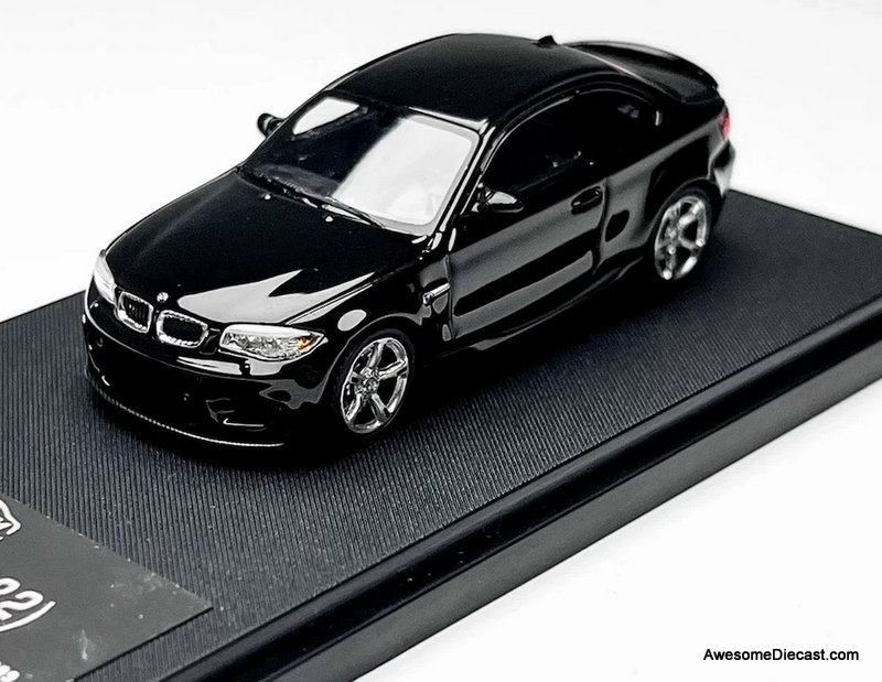BMW M1 Coupe (E82), Sapphire Black/Silver Wheels 1:64 Diecast Model Car by 7CM Model
