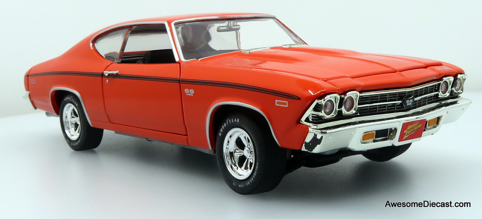 RARE!! 1969 Chevy Chevelle, Orange 1:24 Diecast Model Car by Johnny Lightning