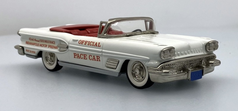 1958 Pontiac Bonneville, Indianapolis Pace Car 1:43 White Metal Model Car by Brooklin Models