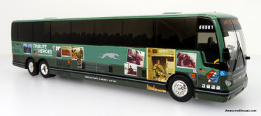 Iconic Replicas 1:87 Prevost X3-45 Coach: Greyhound Military Tribute Special Edition