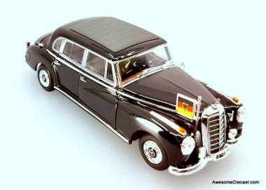 Minichamps 1:43 1955 Mercedes-Benz 300 B - Konrad Adenauer