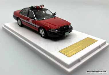 Ford Crown Victoria: Chicago Fire Department (Christmas Special) 1:64 Diecast Model Car by Rollin