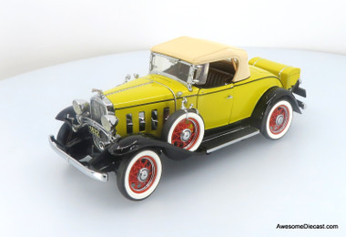 1932 Chevrolet Confederate Sport Roadster, Yellow/Black 1:24 Vintage Classic by Franklin Mint