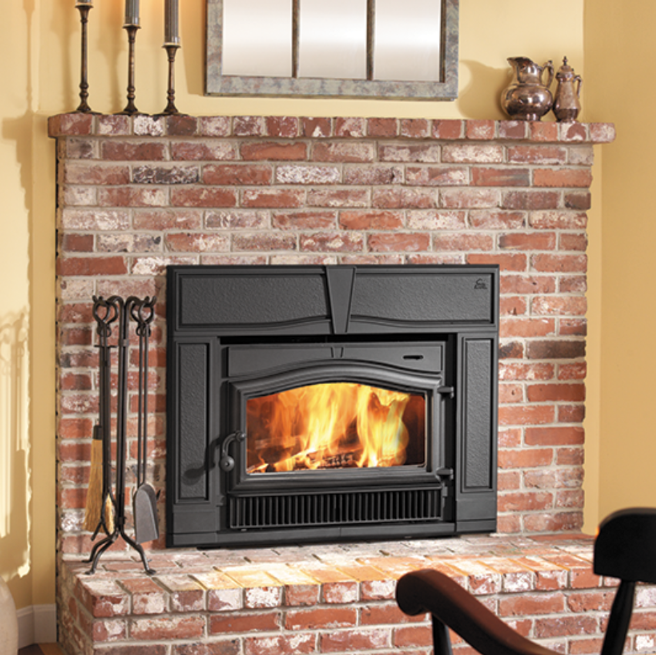 Jotul C 550 V2 CF Wood Insert with Cast Iron Surround