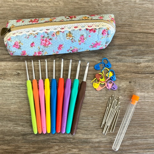 Annies Crochet Hook Set with Case