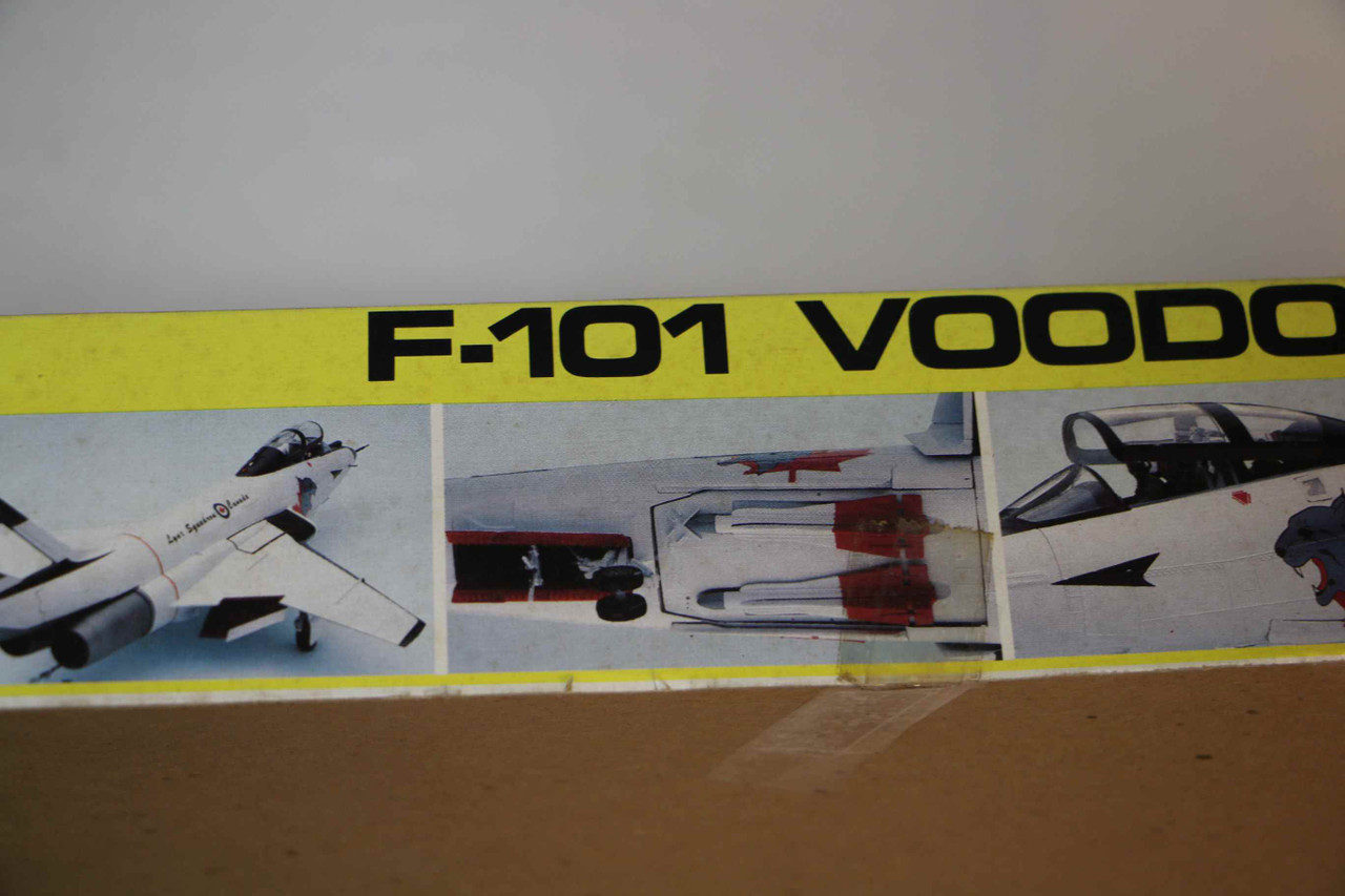 RMX5829 - Revell Voodoo F101 1/48