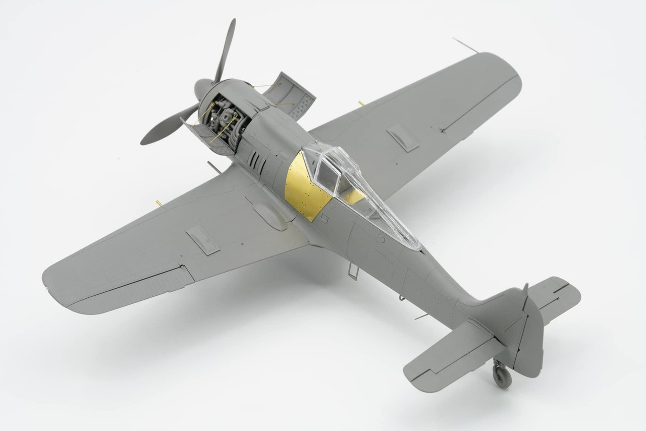 Focke-Wulf FW190A-8 1/35ボーダーモデルキット 1/35 Border Model Focke-Wulf FW-190A-8 (4in1) Plastic Model Kit