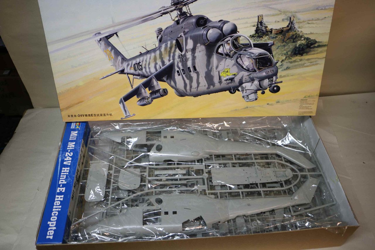 05103 - Trumpeter 1/35 Mil Mi-24V Hind-E Helicopter - PREOWNED