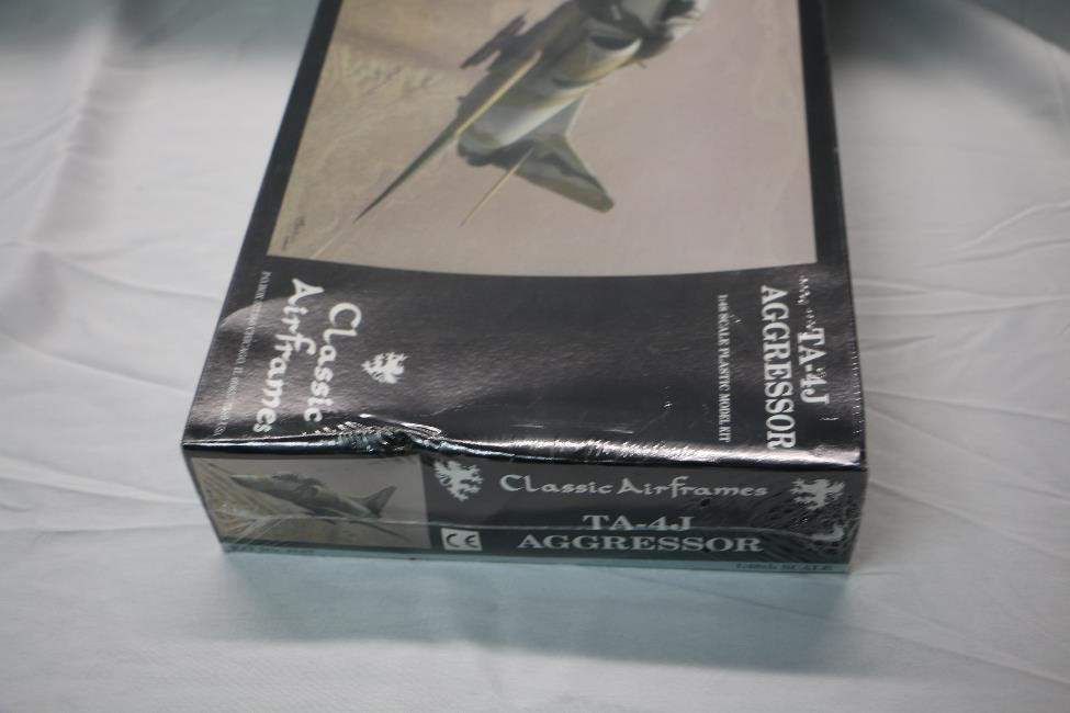 CLA4147 - Classic Airframes - 1/48 TA-4J Aggressor