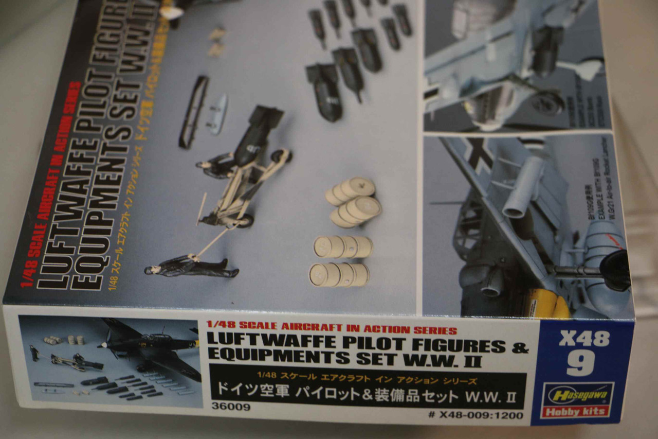 HASX48-9 - Hasegawa - 1/48 Luftwaffe Pilot Figures & Equipment Set