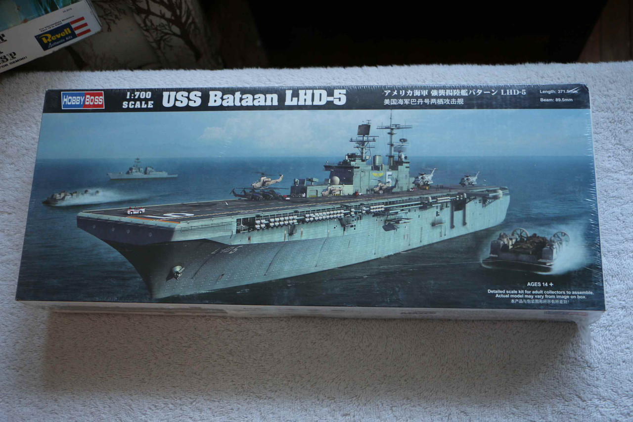 1円〜 ホビーボス他 1/700 アメリカ海軍 強襲揚陸艦バターン LHD-5