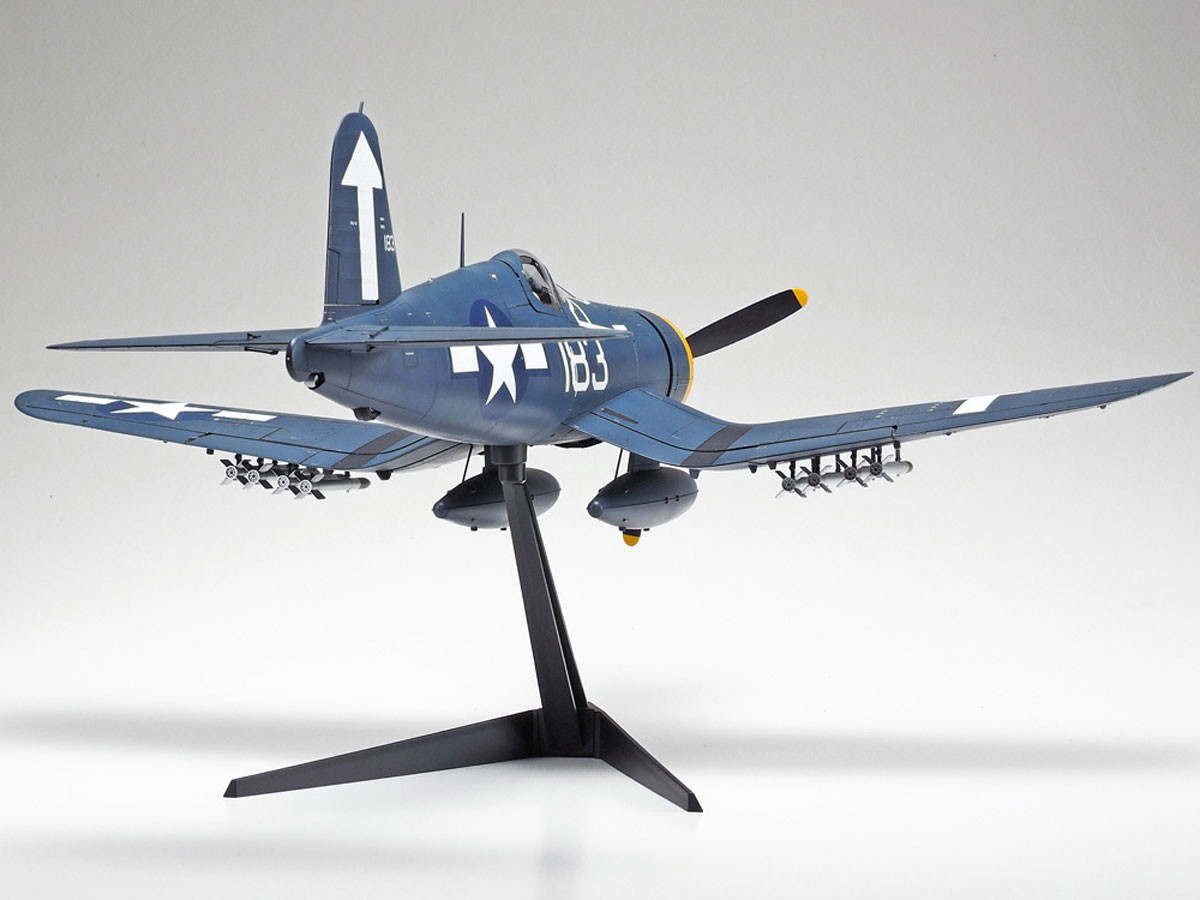 TAM60327 - Tamiya - 1/32 Vought F4U-1D Corsair