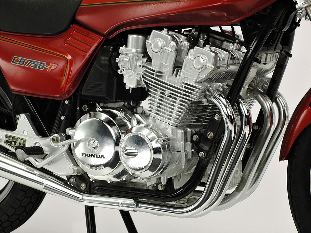 TAMIYA 1/6 Honda CB750F プラモデル Tamiya 1/6 scale Motorcycle
