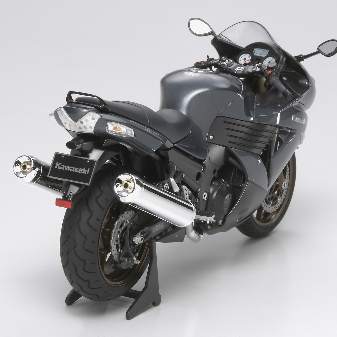 は。 TAM14111 - Tamiya - 1/12 Kawasaki ZZR1400