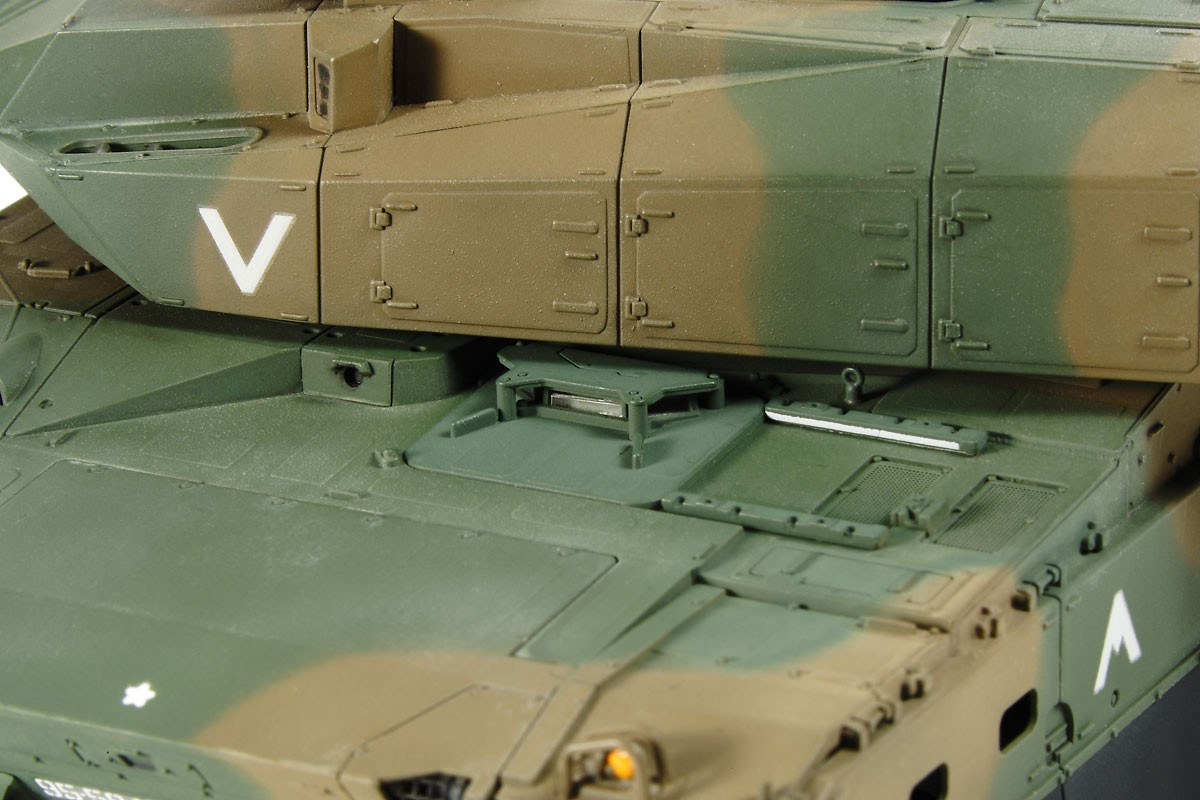 TAM35329 - Tamiya - 1/35 Type 10 Tank Japan Ground Self Defense Force