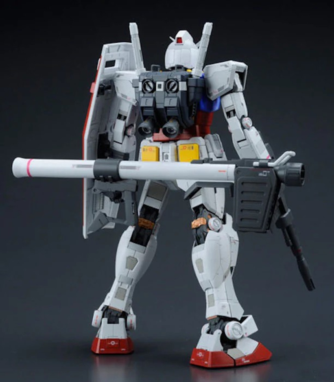 BAN5061610 - Bandai MG 1/100 RX-78-2 Ver 3.0