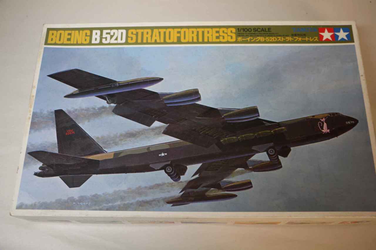 6025 - Tamiya 1/100 Boeing B-520 Stratofortress