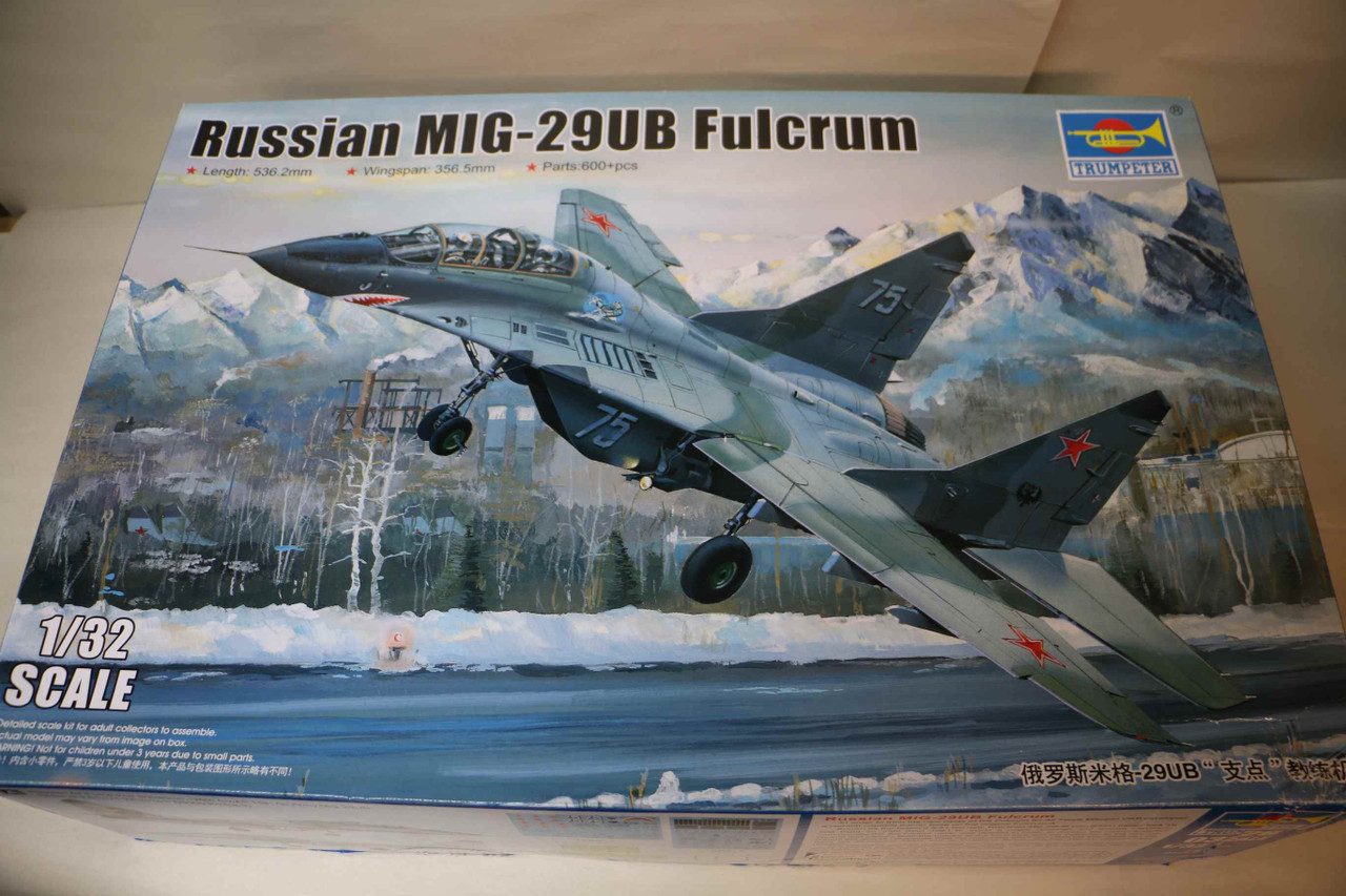 Russian MIG-29UB Fulcrum 1/32スケール Amazon.com: Trumpeter TRU03226 Russian MIG-29UB Fulcrum