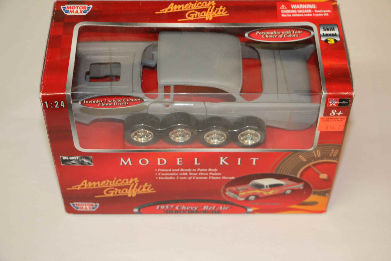 ☆American graffiti GARAGE ２Set　　　　　【一点物】 75120G - Motor Max 1/24 American Graffiti 1957 Chevy Bel Air Metal