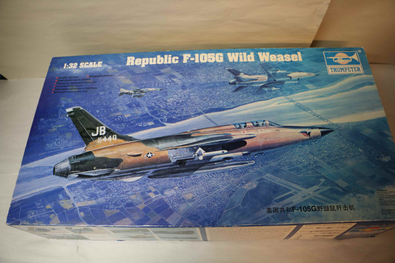 02202 - Trumpeter 1/32 F-105G Wild Weasel