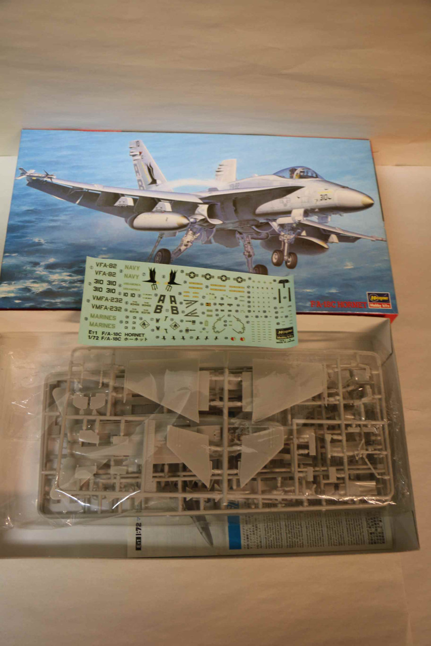 02901 - Hasegawa 1/72 F/A-18C Hornet (ET1) - PREOWNED