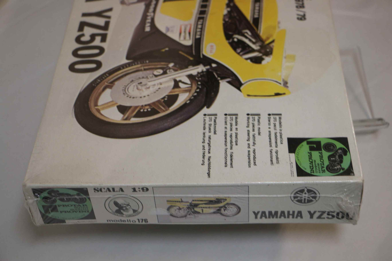 176 - Protar 1/9 Yamaha YZ500 Kenny Roberts 1 - PREOWNED