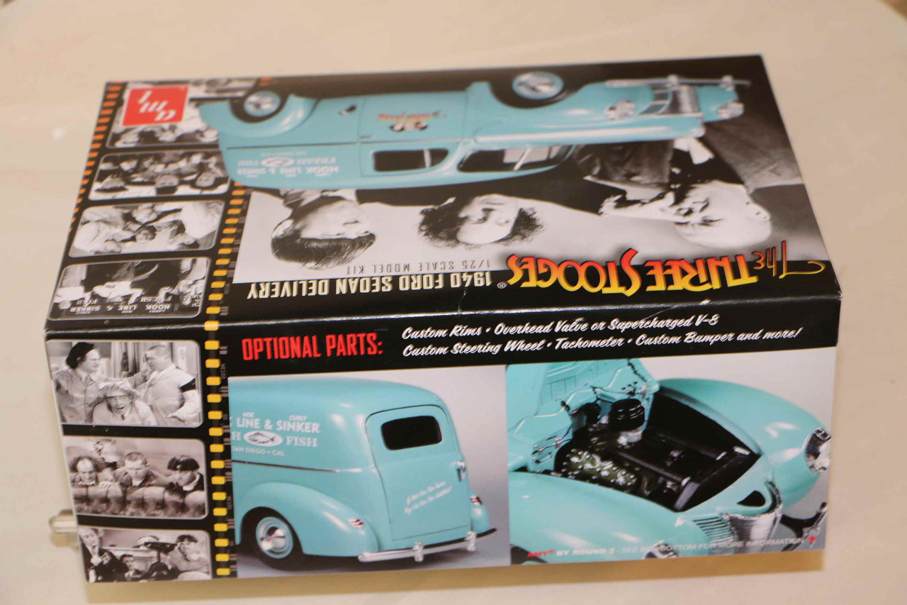 791 - AMT 1/25 3 Stooges '40 Ford SD (Discontinued) PREOWNED