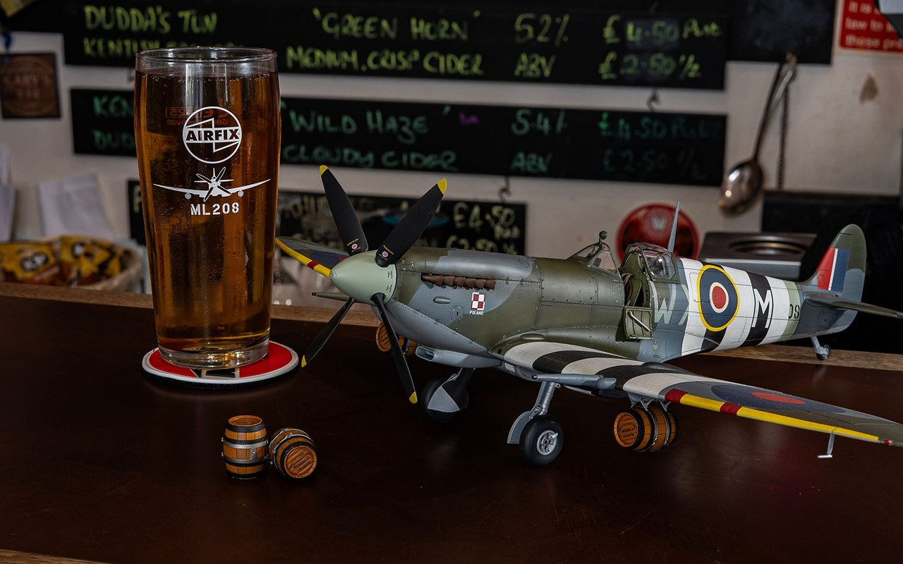 AIRA17001A - Airfix 1/24 Supermarine Spitfire Mk.IX Flying Dray