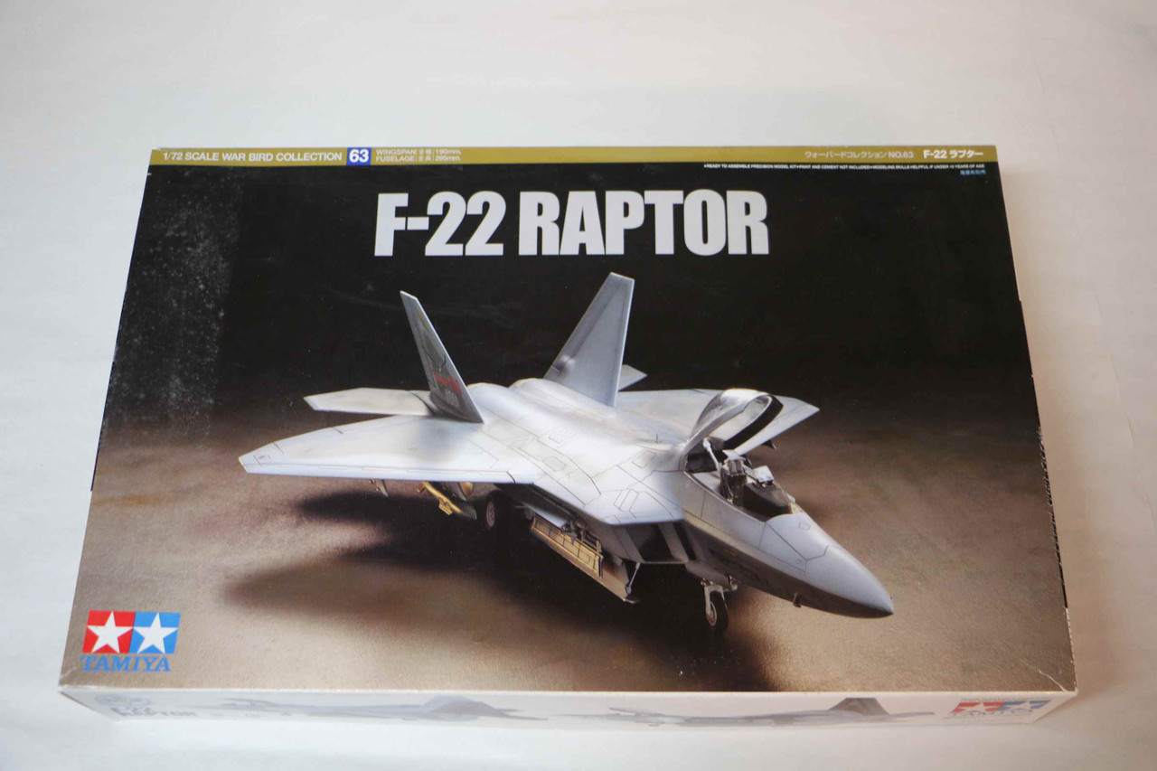 60763 - Tamiya - 1/72 Lockheed Martin F-22 Raptor display picture 1