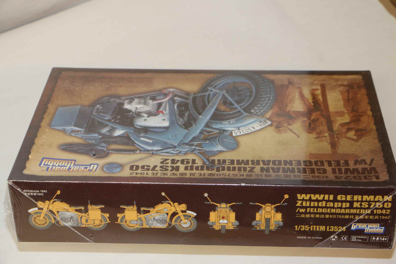 L3524 - Great Wall Hobby 1/35 WWII German Motorcycle Zündapp KS750