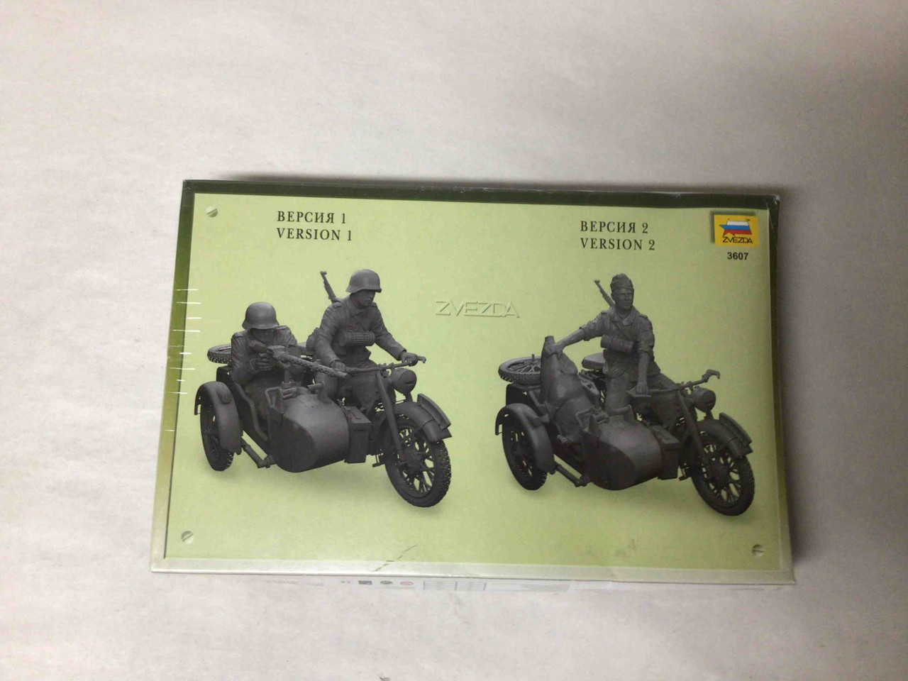 Zvezda 1/35 German Motorcycle R-12 w/Sidecar ZVE3607 Preowned