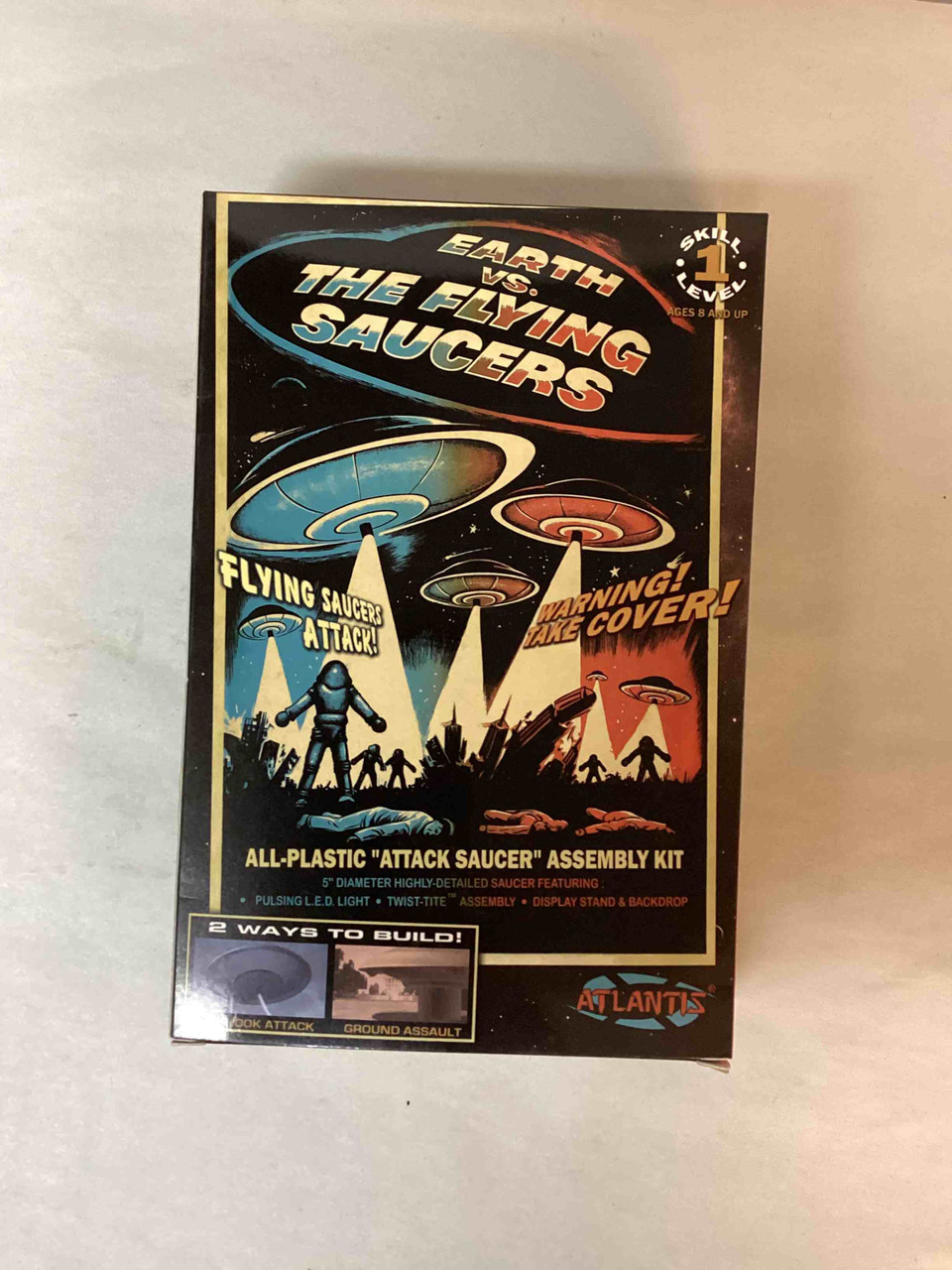 AMC-1005 - Atlantis 1/283 Earth Vs. The Flying Saucers - Preowned