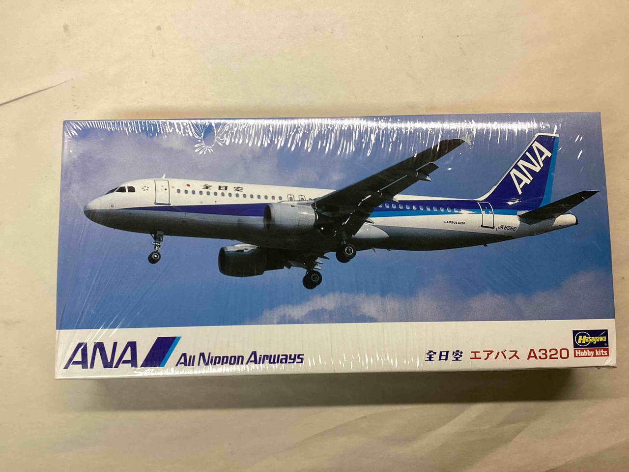 10227 - Hasegawa 1/200 ANA Airbus A320 - Preowned