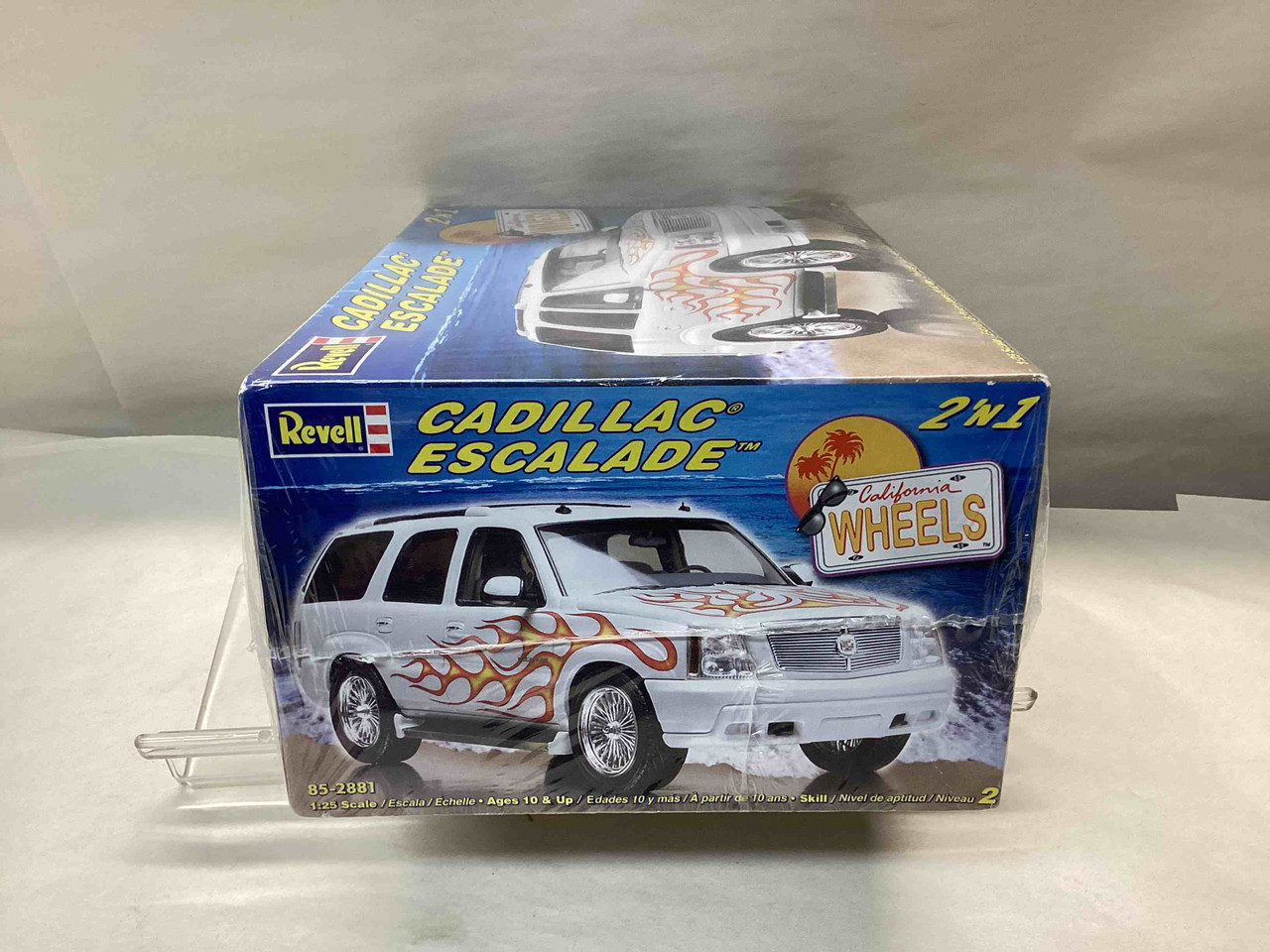 85-2881 - Revell 1/25 Cadillac Escalade 2 'n 1 - Preowned | Wheels