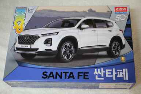 ACA15135 - Academy - 1/24 2018 Hyundai Santa Fe