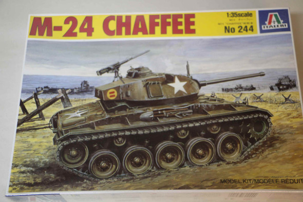 ITA244 - Italeri - 1/35 M-24 Chaffee