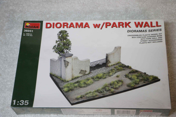 MIA36051 - MiniArt - 1/35 Diorama w/Park Wall