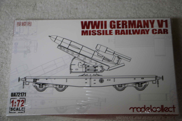 MCLUA72171 - Model Collect - 1/72 V1 missile on railway car