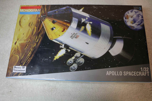 MON6061 - Monogram - 1/32 Apollo Spacecraft & Command Module