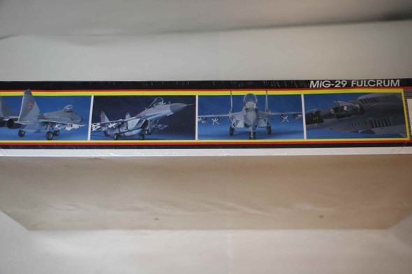 MON5825 - Monogram - 1/48 Mig29 Fulcrum