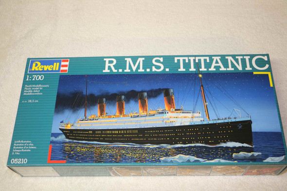 RAG05210 - Revell - 1/700 RMS Titanic