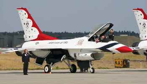 TAM89799 - Tamiya - 1/48 F-16C 'Thunderbirds' 2009 Far East (Discontinued)