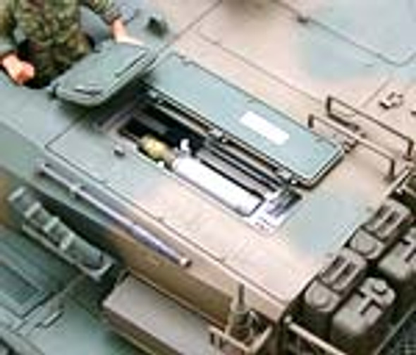 TAM89564 - Tamiya - 1/35 JGSDF Type 90 Tank w/Ammo Loading Crew Set (Discontinued)