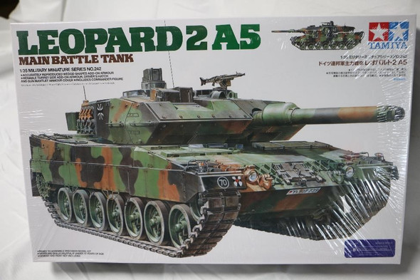TAM35242 - Tamiya - 1/35 Leopard 2A5 Main Battle Tank (Discontinued)