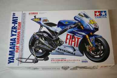 絶版未開封 TAMIYA 1/12 YAMAHA YZR-M1 '04 No.7 1/12 YAMAHA YZR-M1