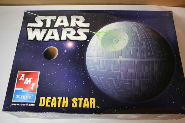 AMT38303 - AMT Star Wars Death Star