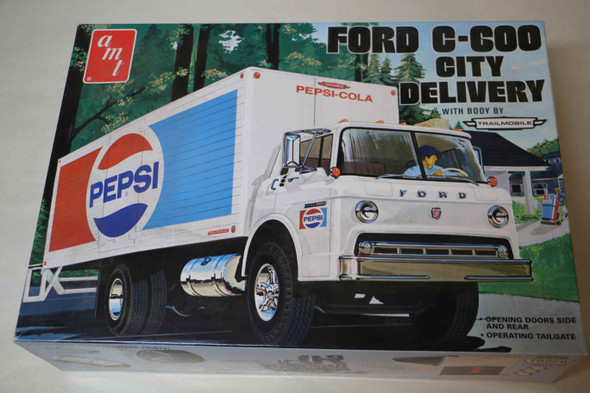 AMT804 - AMT 1/25 Ford C600 Pepsi -Cola City Delivery