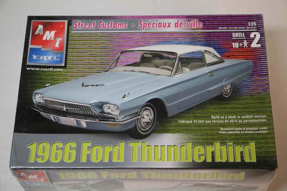 AMT31763 - AMT 1/25 66 Ford Thunderbird